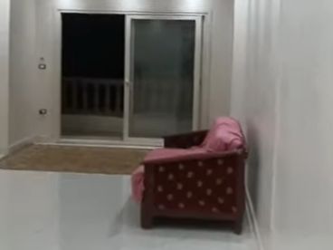 شقه للبيع النزهه 2 اخر ش 27 دور ثامن 140 متر