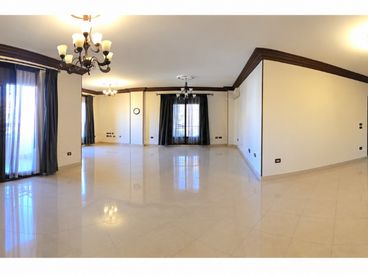  180 M² For sale in Street 79