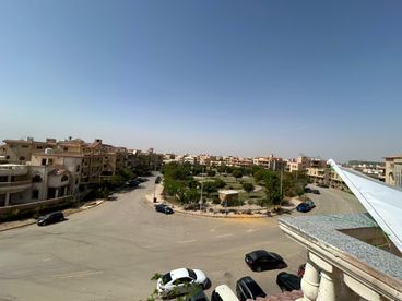 شقة 240 متر مع روف في النرجس  بسعر مميز جداً ٣