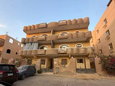 شقة للبيع خطوات من الداون تاون وموقف المدينة