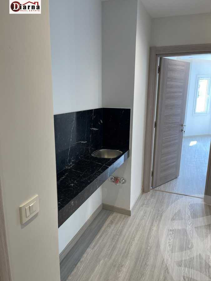 https://aqarmap.com.eg/en/listing/5902763-for-rent-cairo-new-cairo-compounds-mountain-view-hyde-park