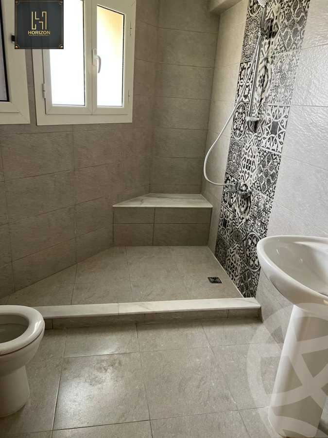 https://aqarmap.com.eg/en/listing/3694477-for-rent-cairo-new-cairo-compounds-mountain-view-hyde-park