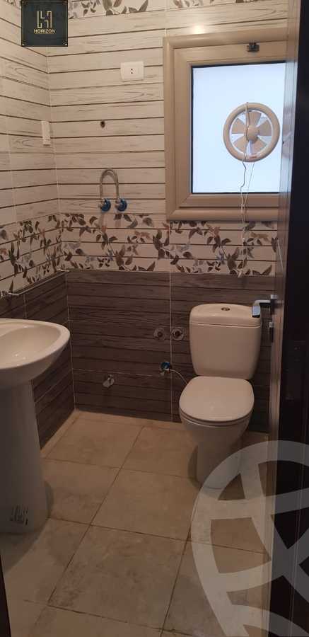 https://aqarmap.com.eg/ar/listing/3854528-for-rent-cairo-new-cairo-compounds-galleria-moon-valley