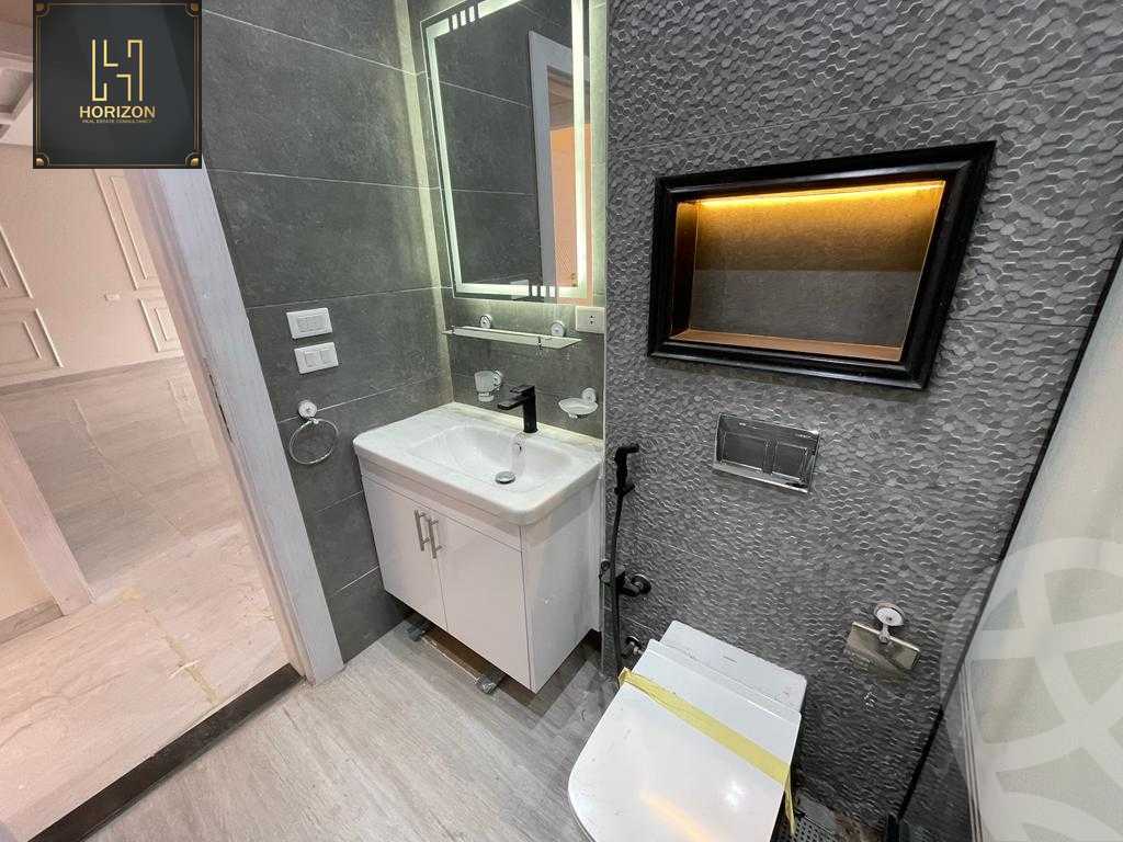 https://aqarmap.com.eg/ar/listing/3879919-for-rent-cairo-new-cairo-compounds-lakeview-residence