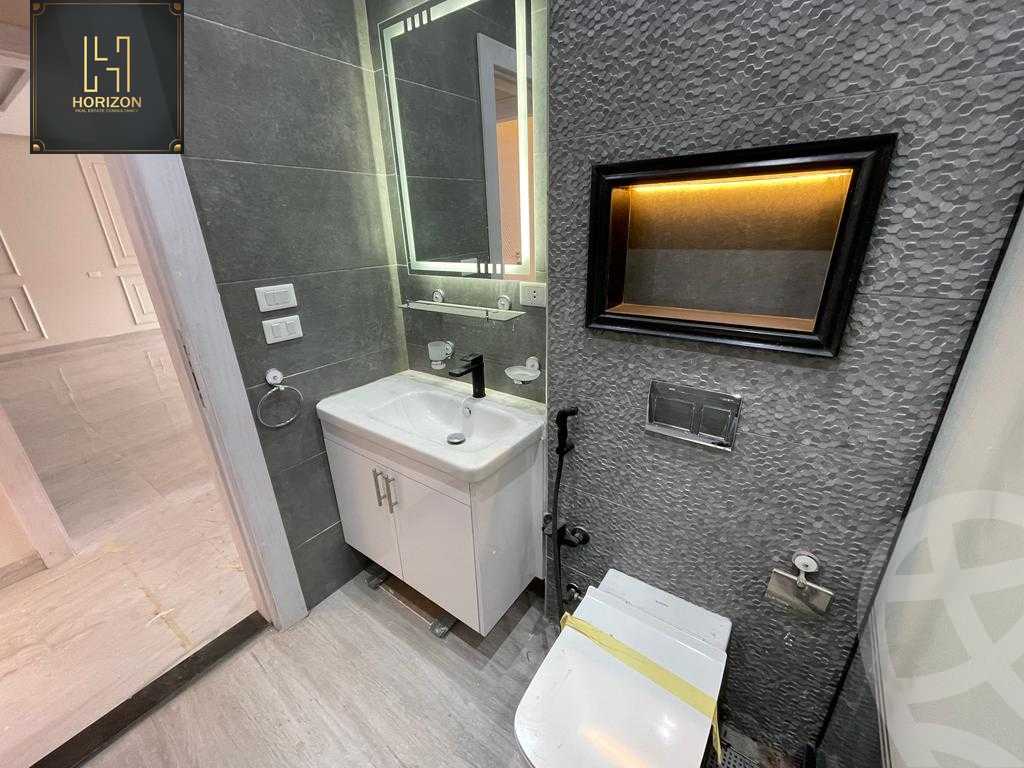 https://aqarmap.com.eg/ar/listing/3879919-for-rent-cairo-new-cairo-compounds-lakeview-residence