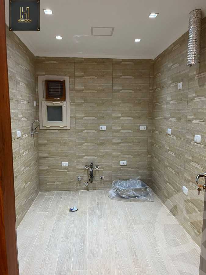 https://aqarmap.com.eg/en/listing/4136334-for-rent-cairo-new-cairo-compounds-mountain-view-hyde-park