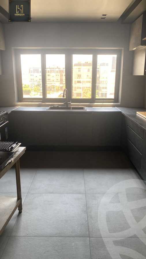 https://aqarmap.com.eg/en/listing/4155553-for-rent-cairo-new-cairo-compounds-mountain-view-hyde-park
