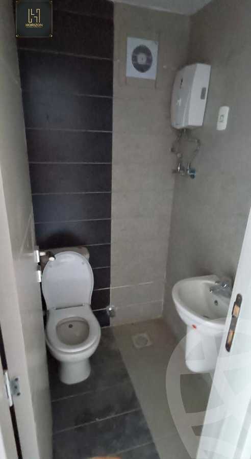 https://aqarmap.com.eg/ar/listing/4162169-for-rent-cairo-new-cairo-compounds-bznys-bls-ktlyst-llttwyr