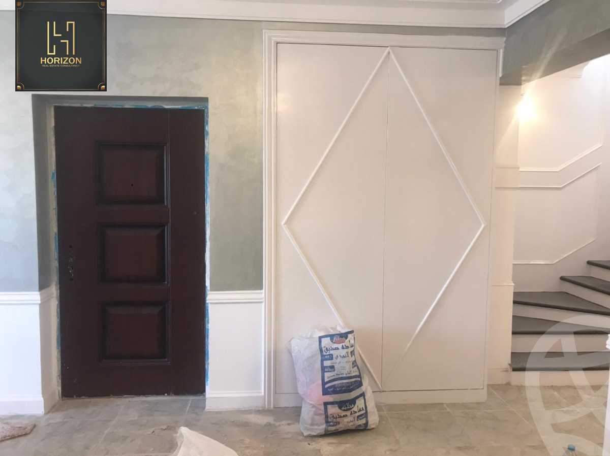 https://aqarmap.com.eg/en/listing/4168390-for-sale-cairo-new-cairo-compounds-mountain-view-hyde-park