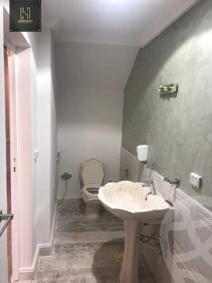 https://aqarmap.com.eg/en/listing/4168390-for-sale-cairo-new-cairo-compounds-mountain-view-hyde-park