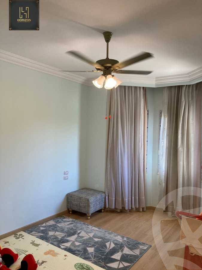 https://aqarmap.com.eg/en/listing/4169770-for-sale-cairo-new-cairo-compounds-mountain-view-hyde-park