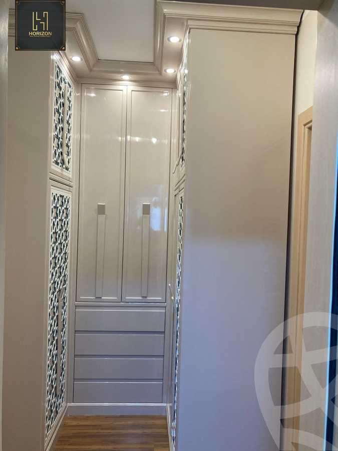 https://aqarmap.com.eg/en/listing/4169770-for-sale-cairo-new-cairo-compounds-mountain-view-hyde-park