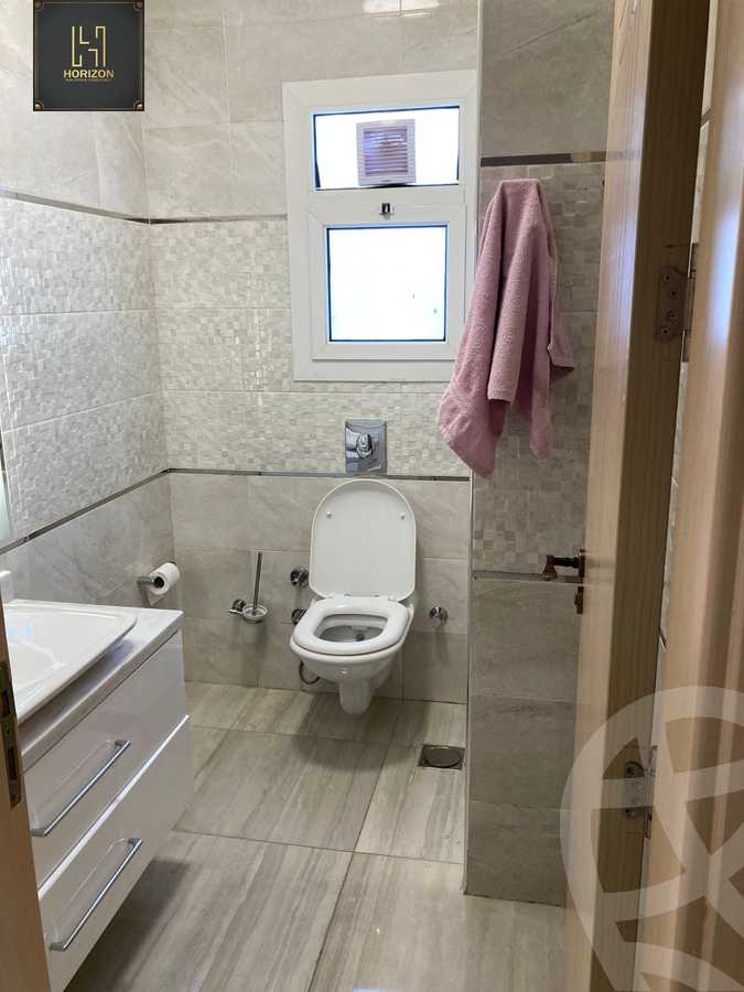 https://aqarmap.com.eg/en/listing/4169770-for-sale-cairo-new-cairo-compounds-mountain-view-hyde-park