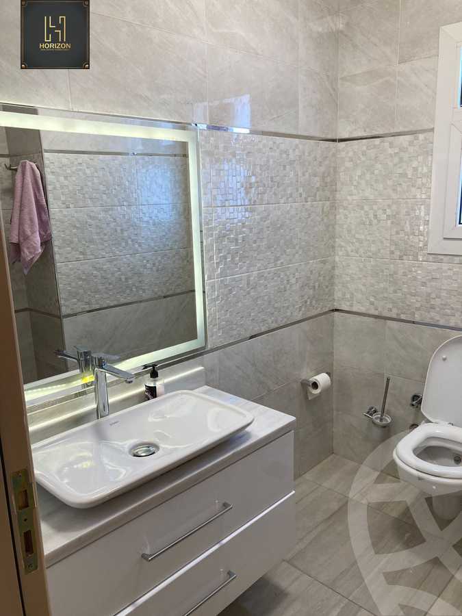 https://aqarmap.com.eg/en/listing/4169770-for-sale-cairo-new-cairo-compounds-mountain-view-hyde-park