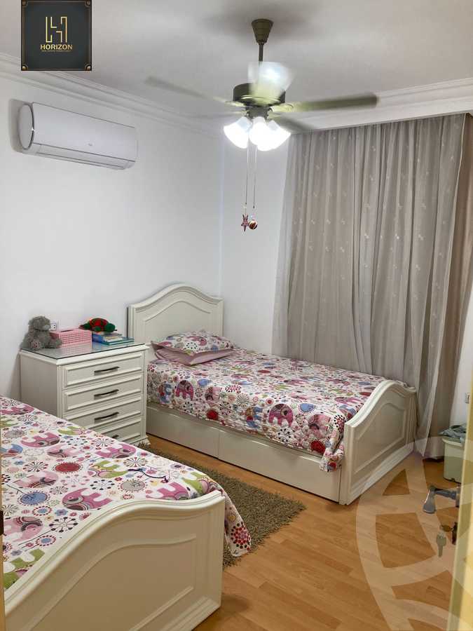https://aqarmap.com.eg/en/listing/4169770-for-sale-cairo-new-cairo-compounds-mountain-view-hyde-park