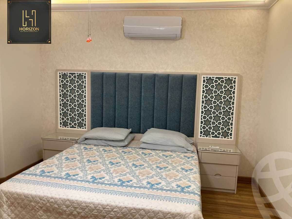 https://aqarmap.com.eg/en/listing/4169770-for-sale-cairo-new-cairo-compounds-mountain-view-hyde-park