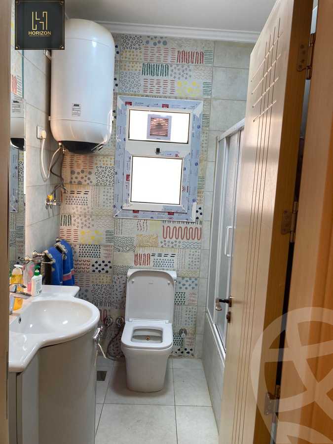 https://aqarmap.com.eg/en/listing/4169770-for-sale-cairo-new-cairo-compounds-mountain-view-hyde-park