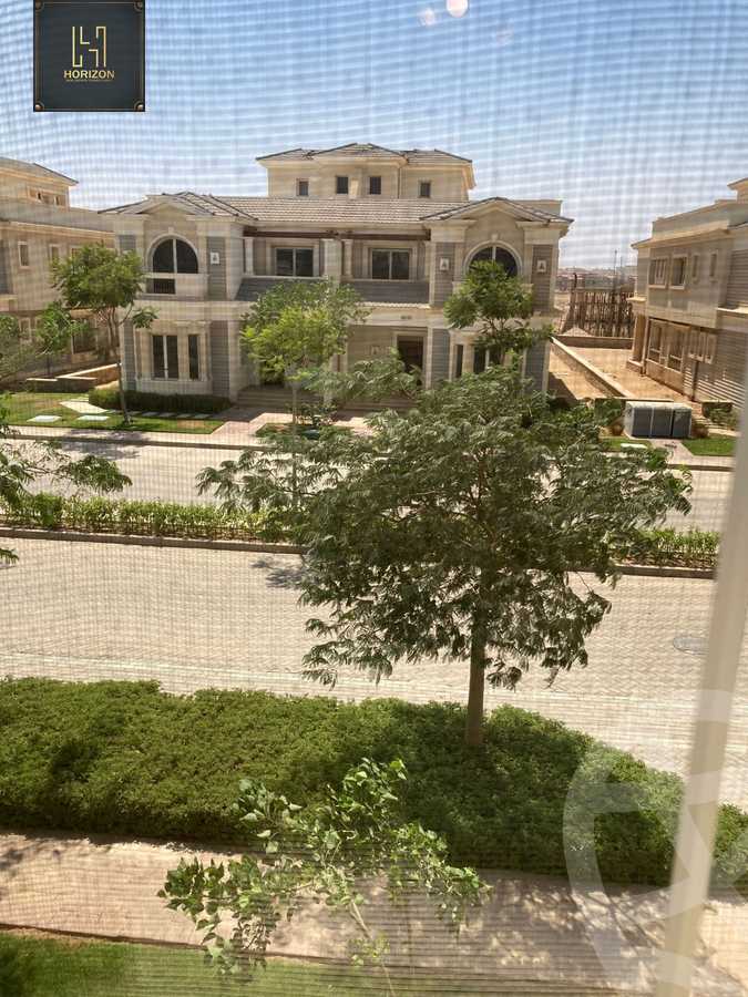 https://aqarmap.com.eg/en/listing/4169770-for-sale-cairo-new-cairo-compounds-mountain-view-hyde-park