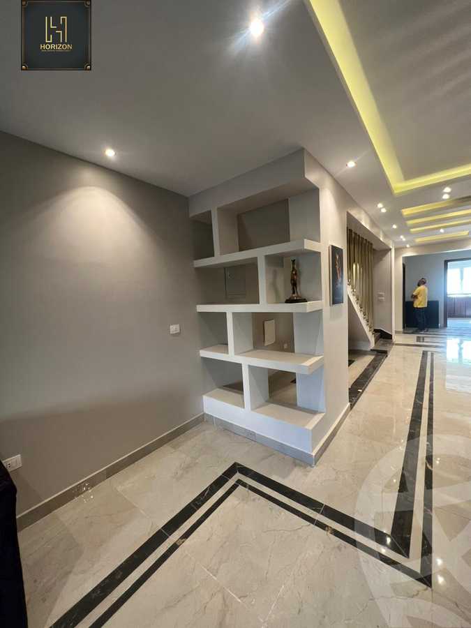 https://aqarmap.com.eg/en/listing/4170529-for-rent-cairo-new-cairo-compounds-mountain-view-hyde-park