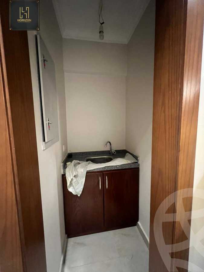 https://aqarmap.com.eg/en/listing/4170529-for-rent-cairo-new-cairo-compounds-mountain-view-hyde-park