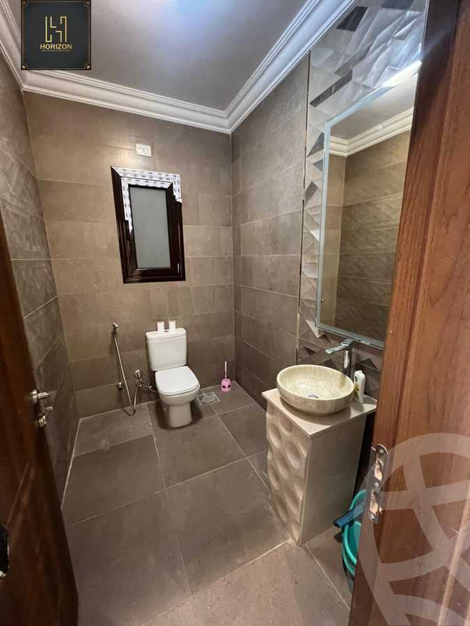 https://aqarmap.com.eg/en/listing/4170529-for-rent-cairo-new-cairo-compounds-mountain-view-hyde-park