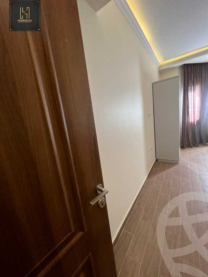 https://aqarmap.com.eg/en/listing/4170529-for-rent-cairo-new-cairo-compounds-mountain-view-hyde-park