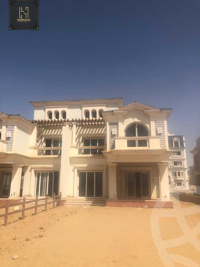 https://aqarmap.com.eg/en/listing/4173575-for-sale-cairo-new-cairo-compounds-mountain-view-hyde-park