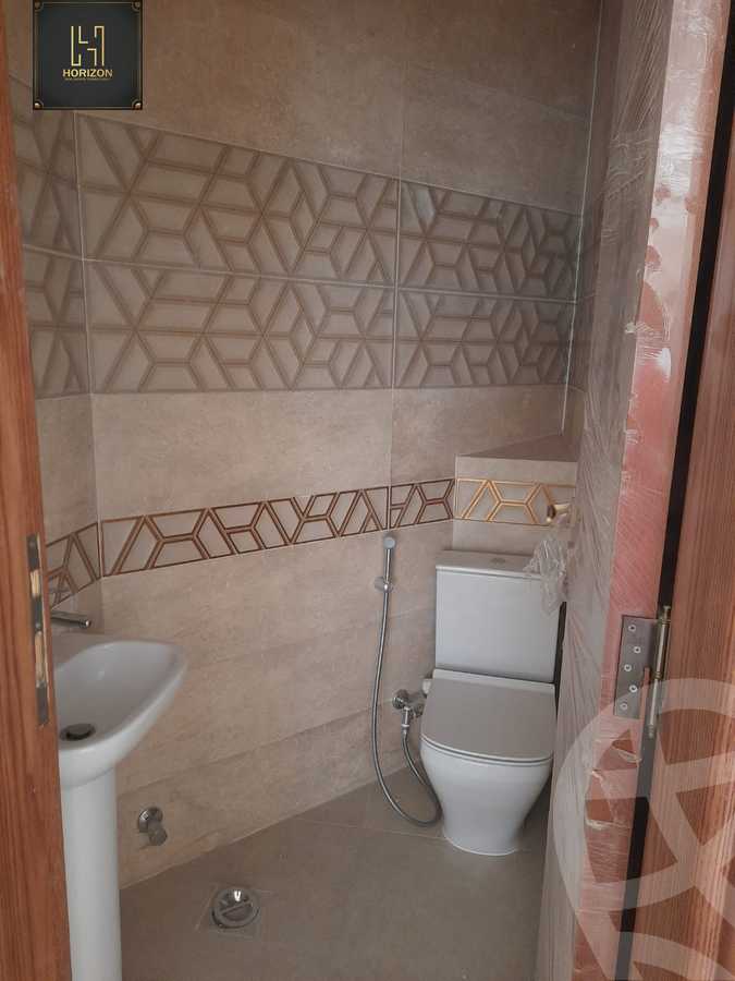 https://aqarmap.com.eg/en/listing/4175620-for-rent-cairo-new-cairo-compounds-mountain-view-hyde-park