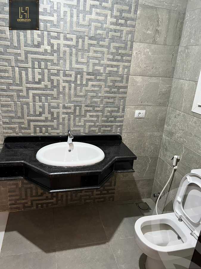 https://aqarmap.com.eg/en/listing/4202294-for-rent-cairo-new-cairo-compounds-mountain-view-hyde-park