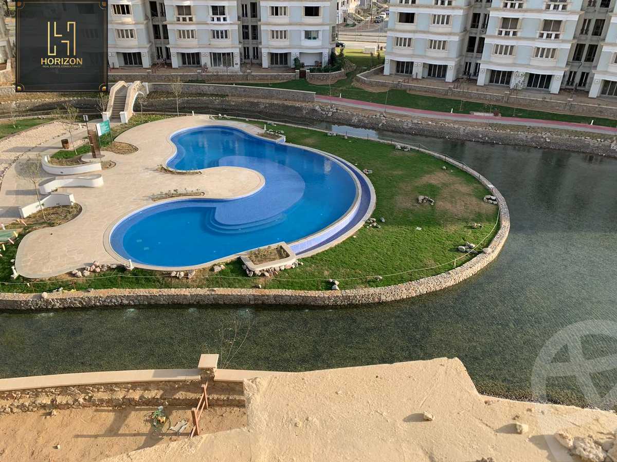 https://aqarmap.com.eg/en/listing/4229712-for-sale-cairo-new-cairo-compounds-mountain-view-hyde-park