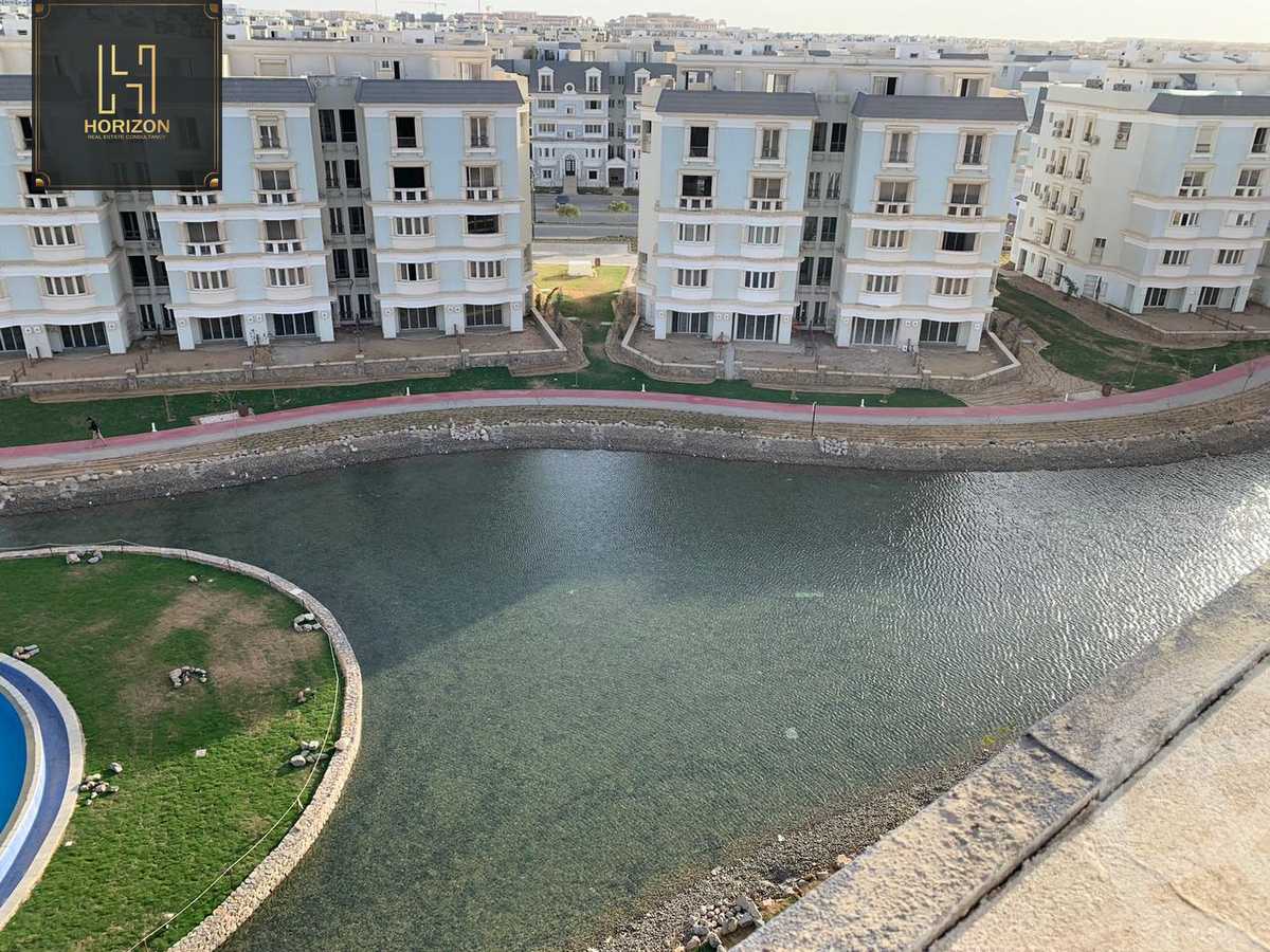 https://aqarmap.com.eg/en/listing/4229712-for-sale-cairo-new-cairo-compounds-mountain-view-hyde-park