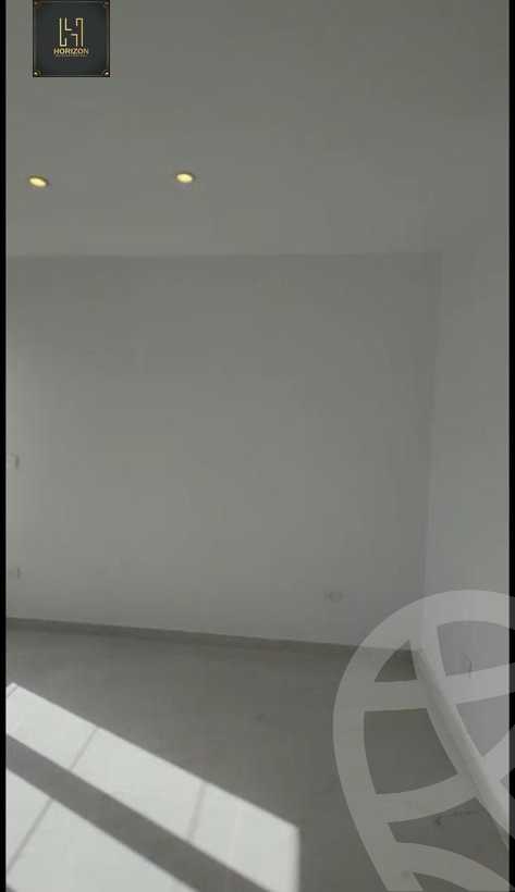 https://aqarmap.com.eg/en/listing/4231848-for-rent-cairo-new-cairo-compounds-mountain-view-hyde-park