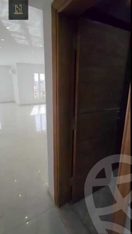 https://aqarmap.com.eg/en/listing/4231848-for-rent-cairo-new-cairo-compounds-mountain-view-hyde-park