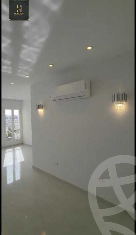 https://aqarmap.com.eg/en/listing/4231848-for-rent-cairo-new-cairo-compounds-mountain-view-hyde-park
