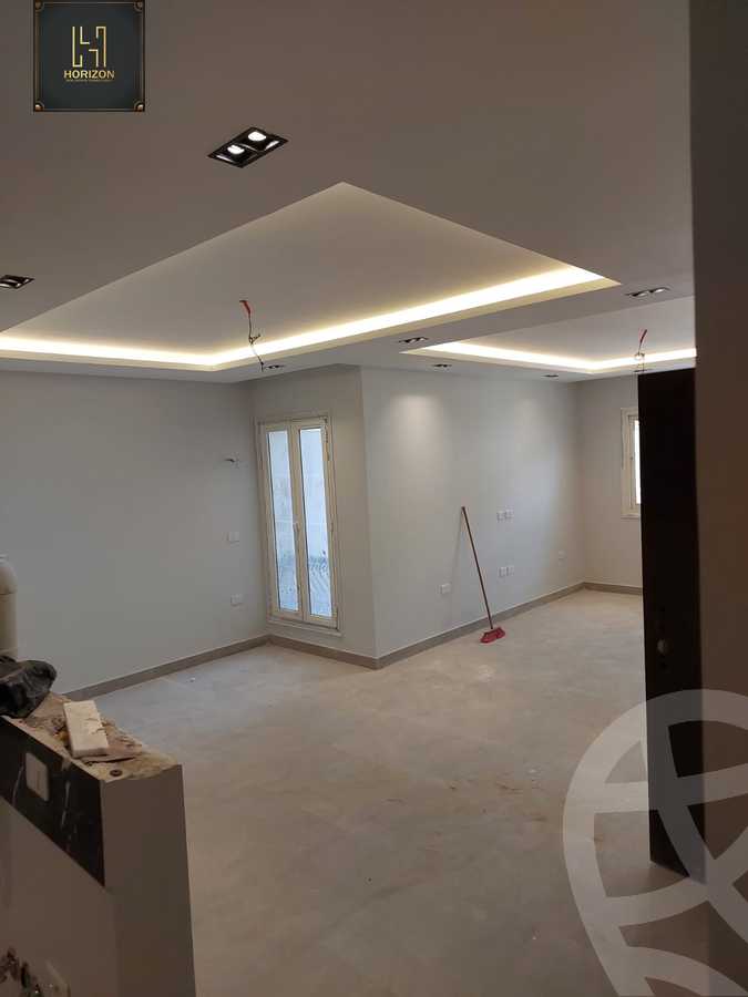 https://aqarmap.com.eg/en/listing/4274203-for-sale-cairo-new-cairo-compounds-mountain-view-hyde-park
