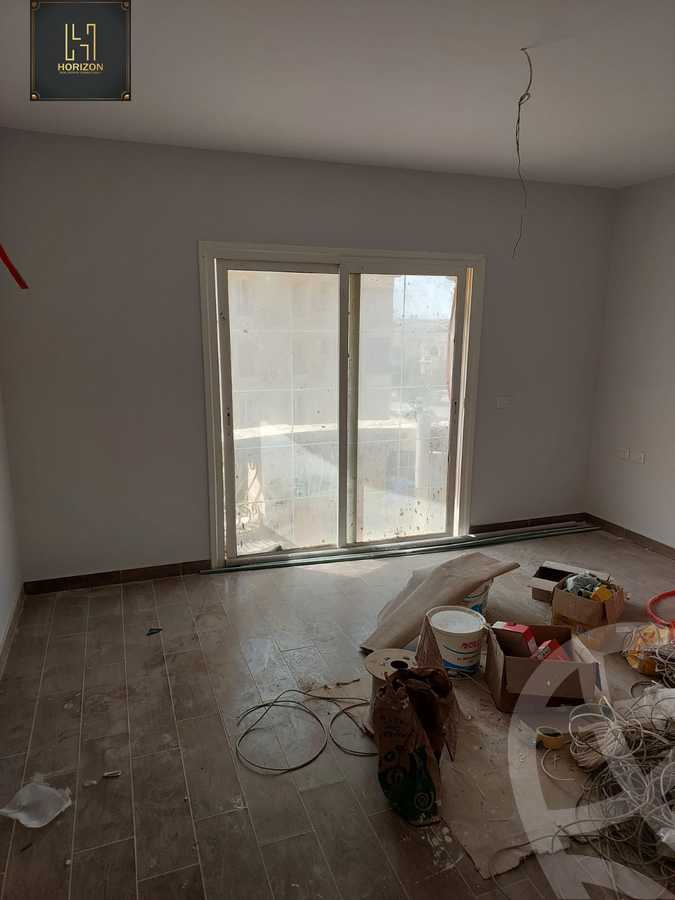 https://aqarmap.com.eg/en/listing/4274203-for-sale-cairo-new-cairo-compounds-mountain-view-hyde-park