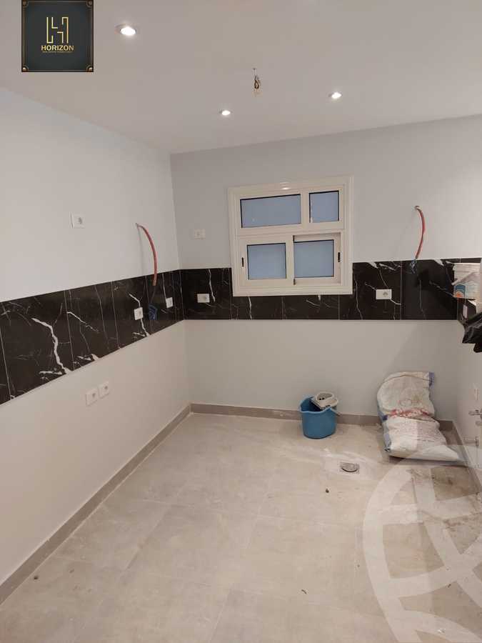 https://aqarmap.com.eg/en/listing/4274203-for-sale-cairo-new-cairo-compounds-mountain-view-hyde-park