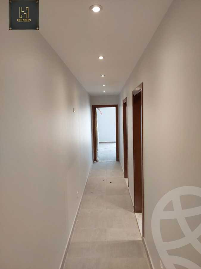 https://aqarmap.com.eg/en/listing/4274203-for-sale-cairo-new-cairo-compounds-mountain-view-hyde-park
