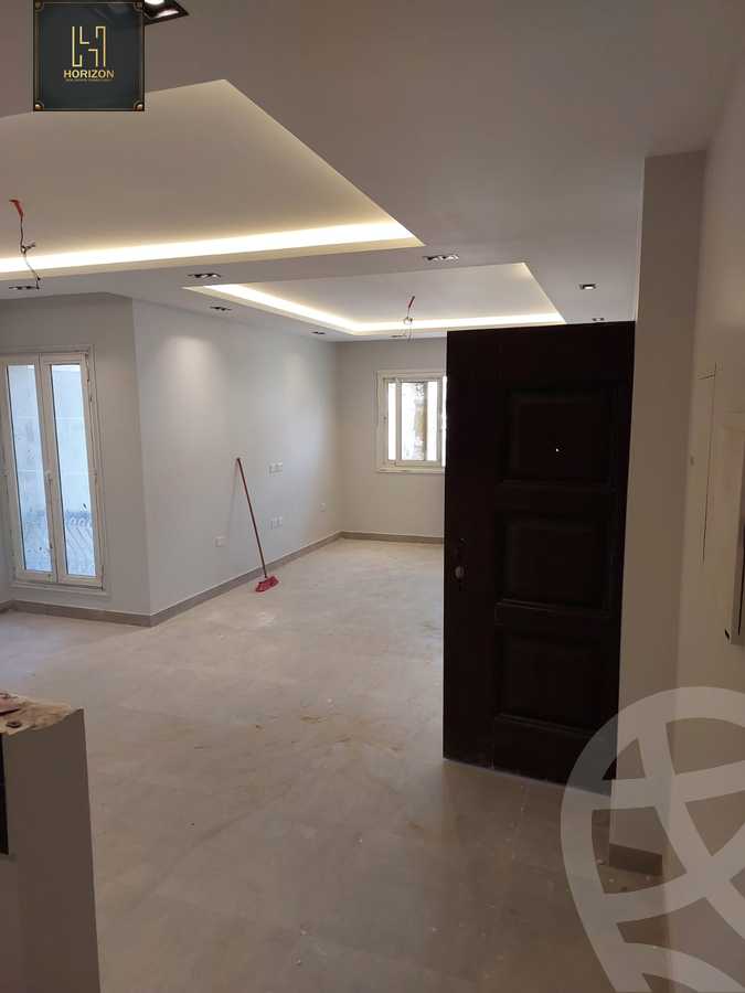 https://aqarmap.com.eg/en/listing/4274203-for-sale-cairo-new-cairo-compounds-mountain-view-hyde-park