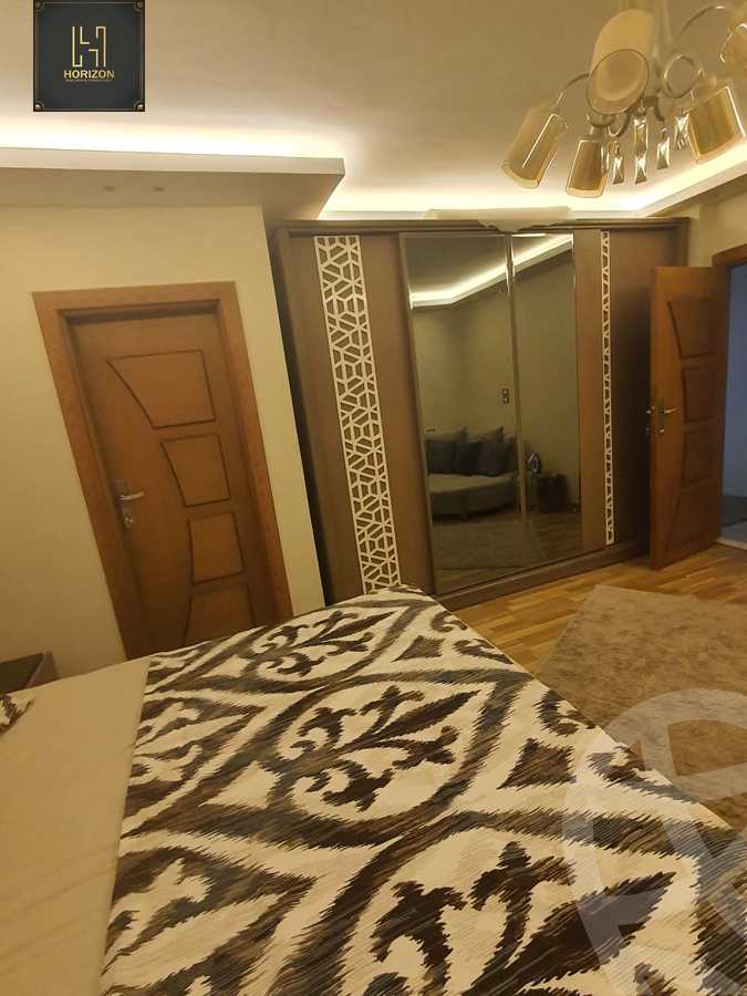 https://aqarmap.com.eg/en/listing/4313858-for-rent-cairo-new-cairo-compounds-mountain-view-hyde-park