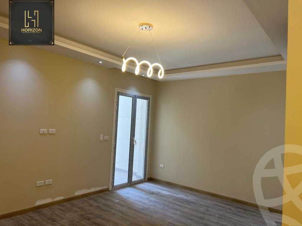 https://aqarmap.com.eg/en/listing/4313947-for-rent-cairo-new-cairo-compounds-mountain-view-hyde-park