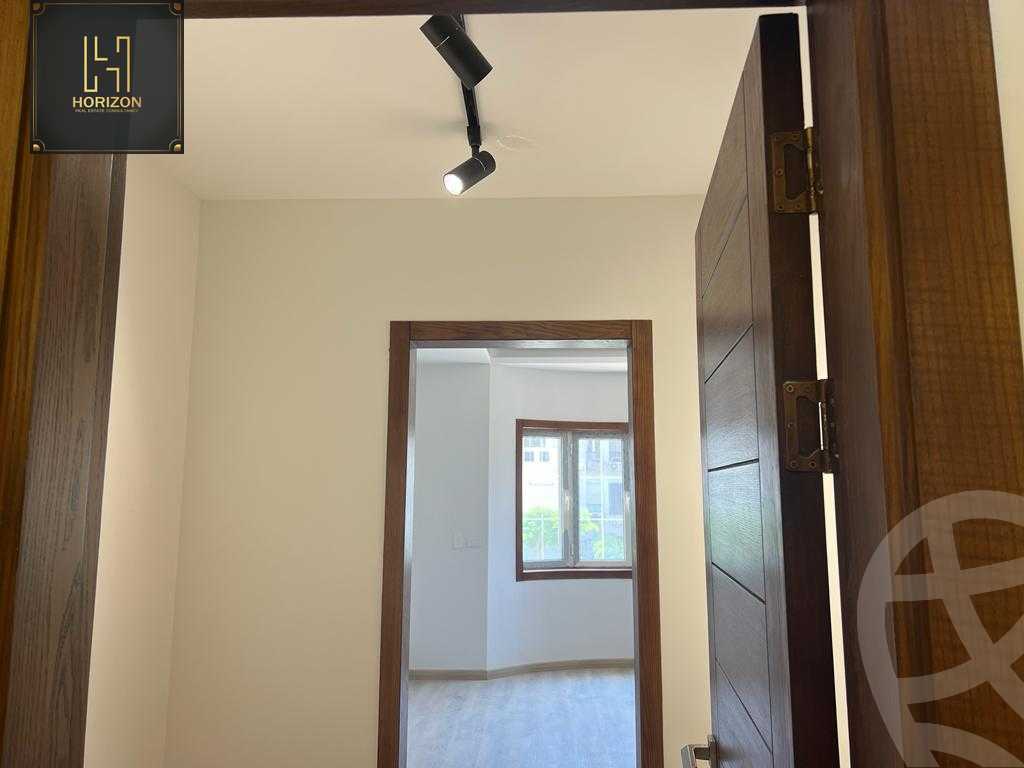 https://aqarmap.com.eg/en/listing/4313947-for-rent-cairo-new-cairo-compounds-mountain-view-hyde-park