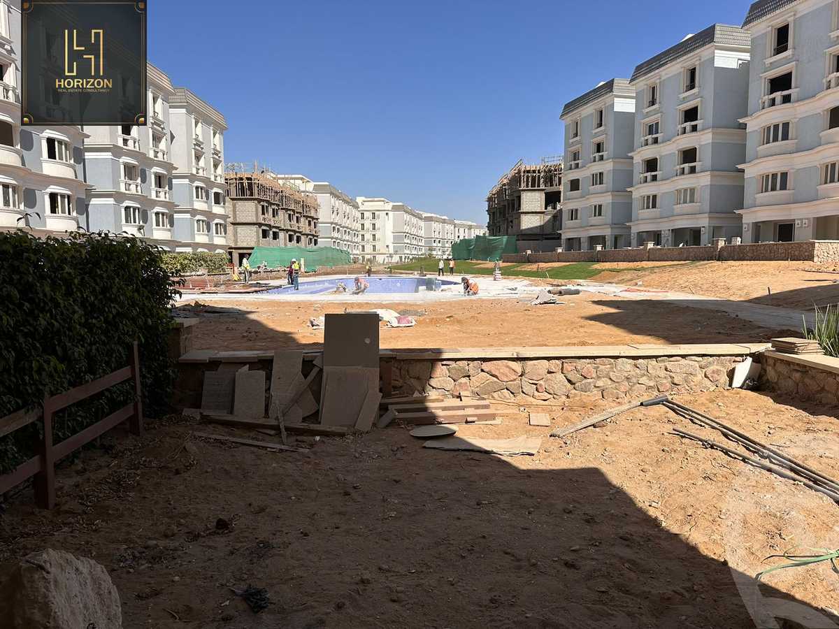 https://aqarmap.com.eg/en/listing/4314214-for-sale-cairo-new-cairo-compounds-mountain-view-hyde-park
