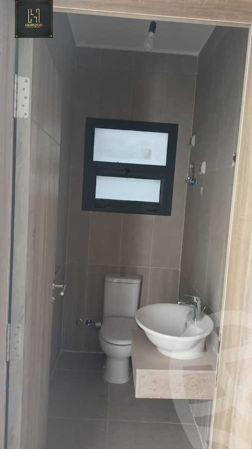 https://aqarmap.com.eg/en/listing/4333909-for-sale-cairo-new-cairo-compounds-fifth-square