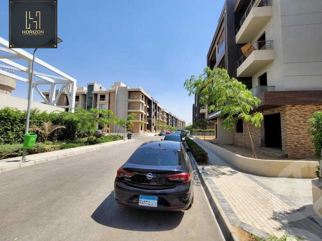 https://aqarmap.com.eg/en/listing/4364618-for-sale-cairo-new-cairo-compounds-midtown