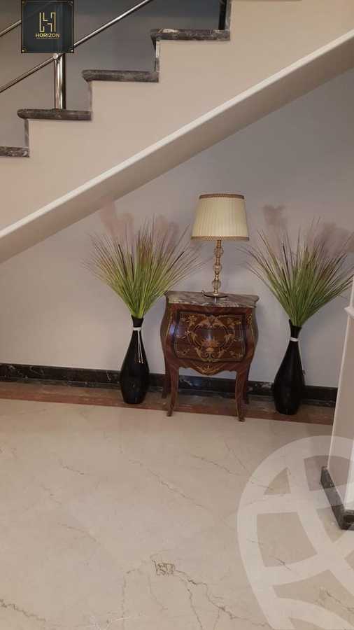https://aqarmap.com.eg/en/listing/4365408-for-rent-cairo-new-cairo-compounds-mountain-view-hyde-park