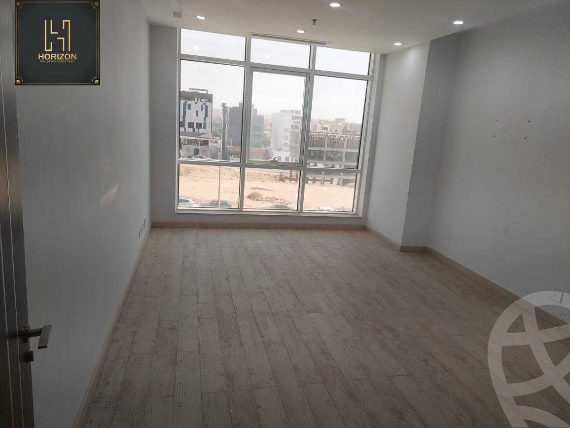 https://aqarmap.com.eg/en/listing/4367330-for-sale-cairo-new-cairo-compounds-tryfywm-byzns-kwmblks-nm-llttwyr