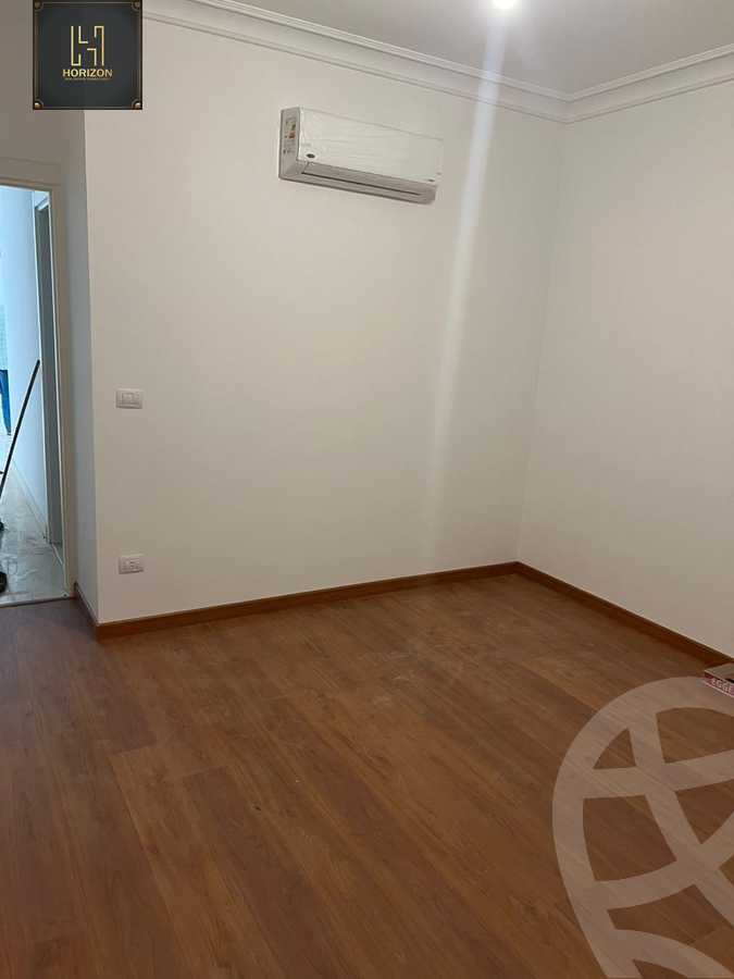 https://aqarmap.com.eg/ar/listing/4368170-for-rent-cairo-new-cairo-compounds-kmbwnd-sky-kwndwz-swdyk-villette