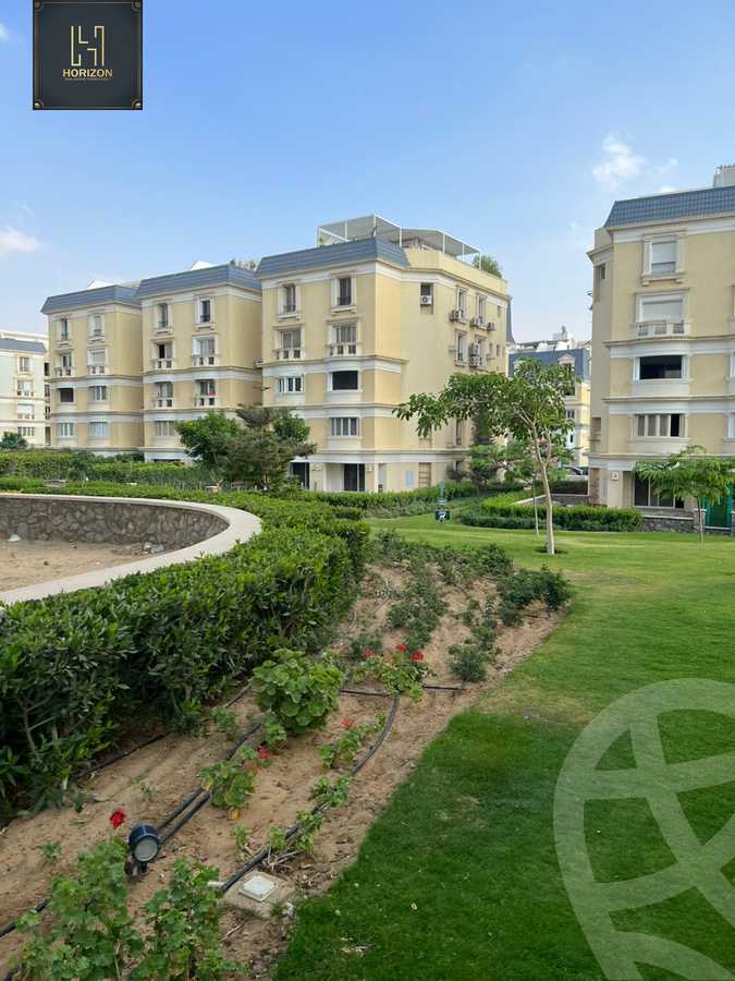 https://aqarmap.com.eg/en/listing/4380850-for-sale-cairo-new-cairo-compounds-mountain-view-hyde-park