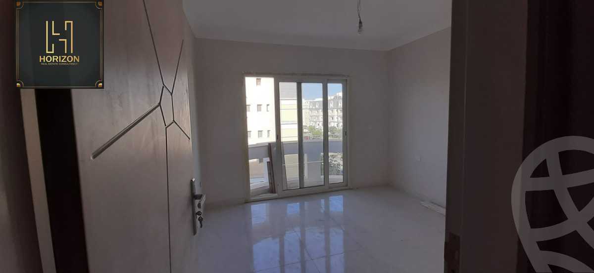 https://aqarmap.com.eg/en/listing/4475366-for-rent-cairo-new-cairo-compounds-mountain-view-hyde-park